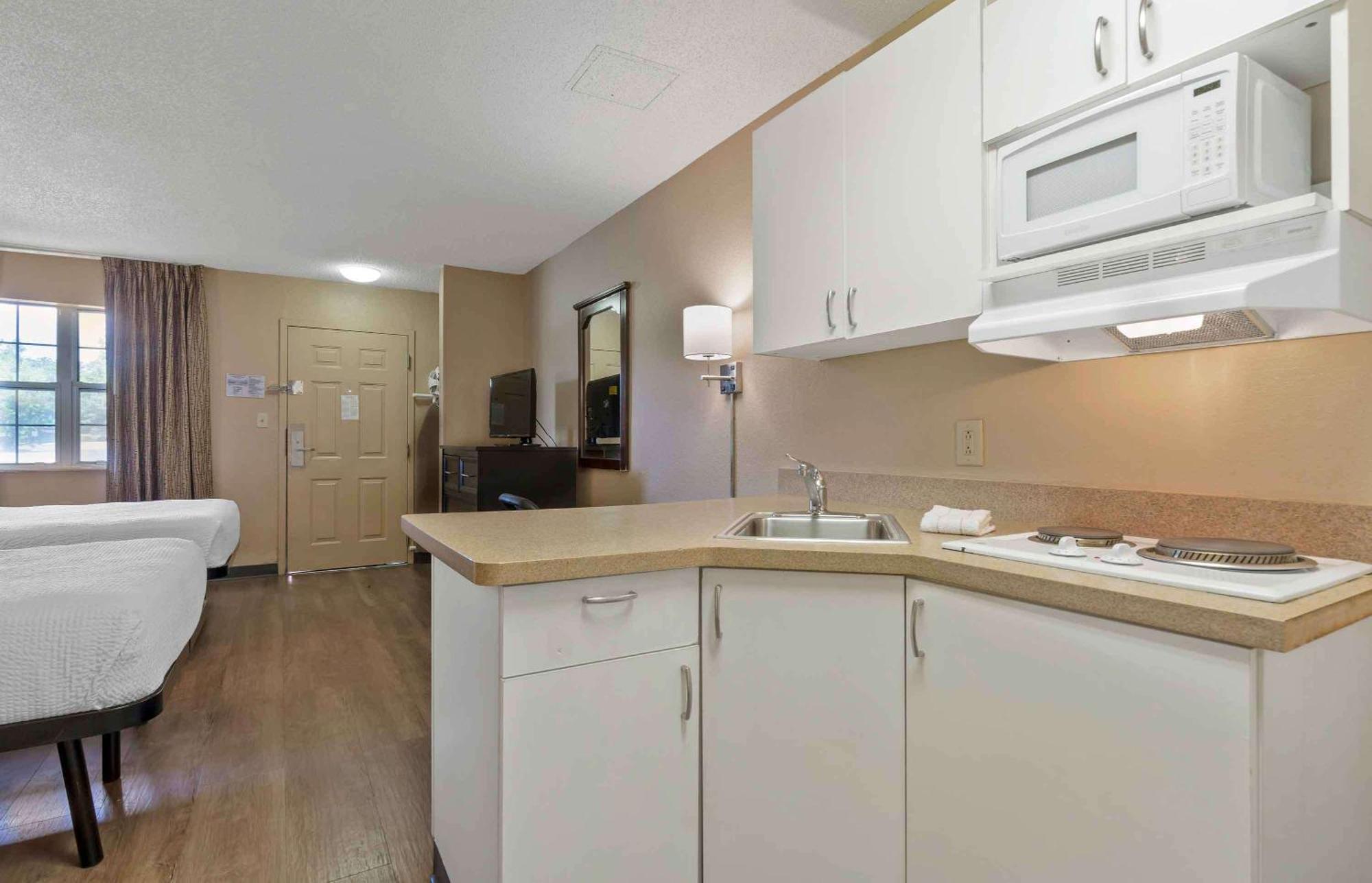 Extended Stay America Select Suites - Columbia - Ft Jackson Bagian luar foto